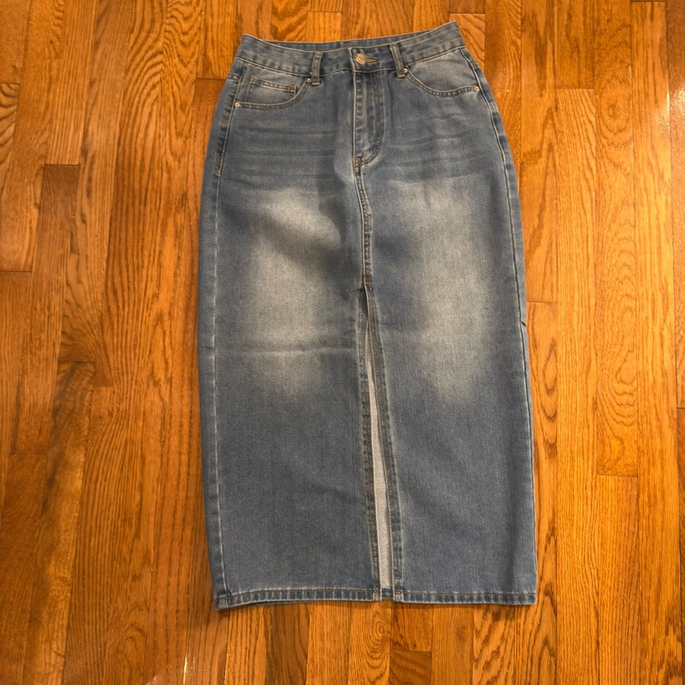 High-Rise Midi Denim Skirt in Faded Blue